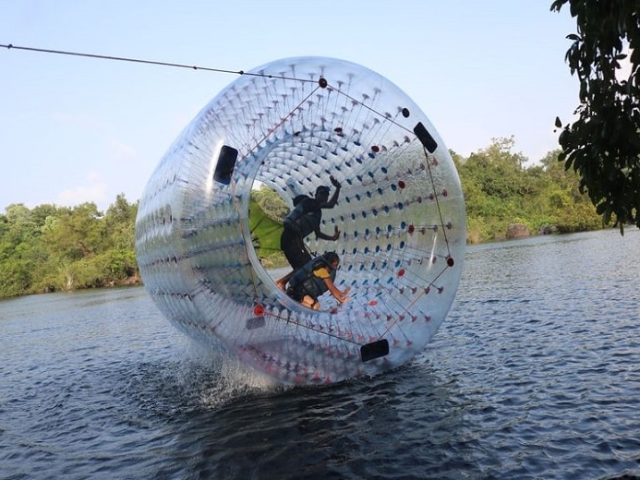 aqua_zorbing